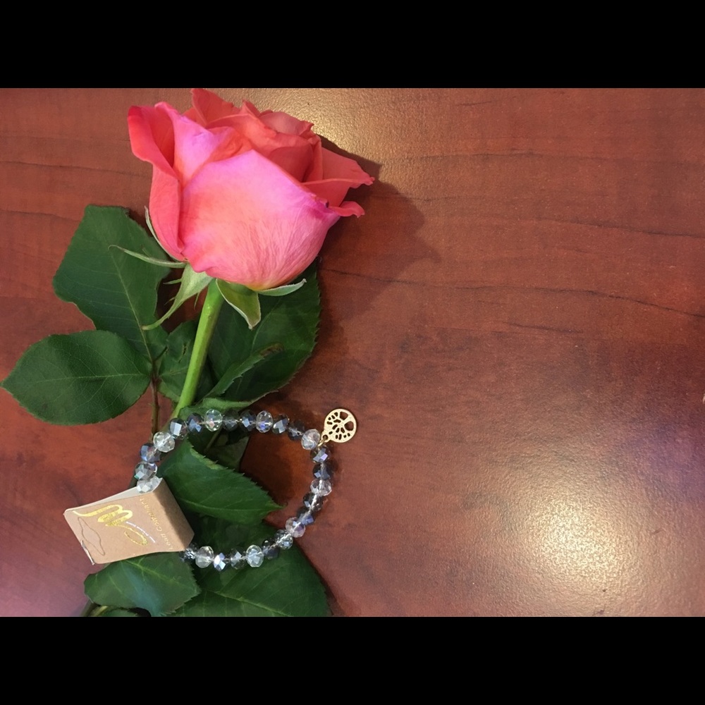 Beaded bracelet w/ tree of life - smoke and clear